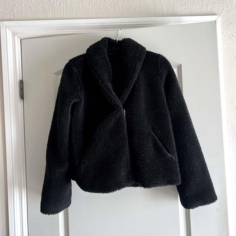 ALO Yoga Cozy Up Sherpa Jacket